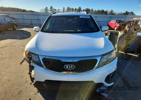 2013 Kia Sorento Lx z USA, uszkodzony, nr VIN 5XYKTCA60DG326143
